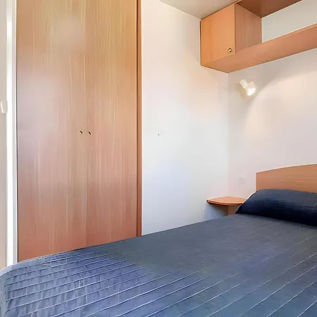 Bungalow Cerca De La Playa Con Piscina, Jardin Y Wifi En Conil - Es-180-310 *