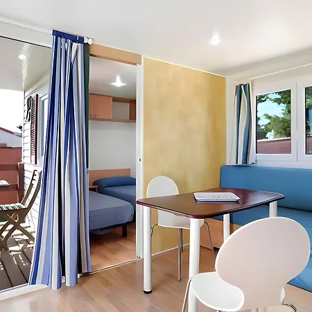 Bungalow Cerca De La Playa Con Piscina, Jardin Y Wifi En Conil - Es-180-310 *